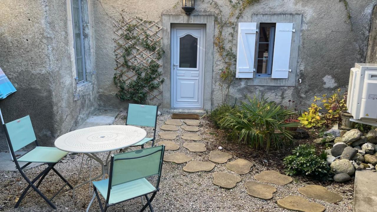 Gite Le Layris Campan Exterior foto